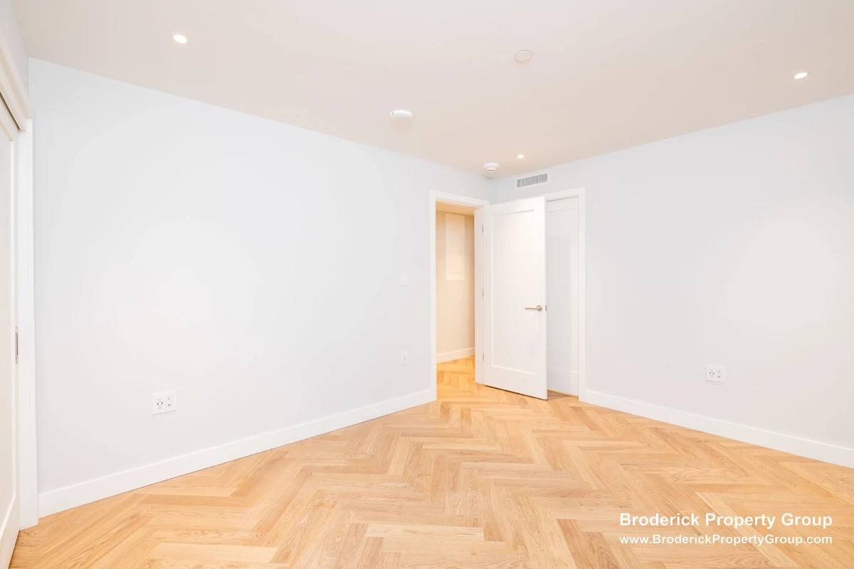 Apartment for rent at 12 Commonwealth Ave #205, Boston, MA 02116
