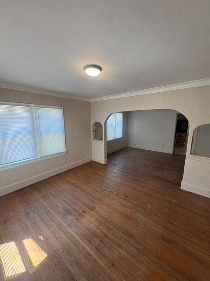 House for rent at 2207 N Ellis St, Peoria, IL 61604