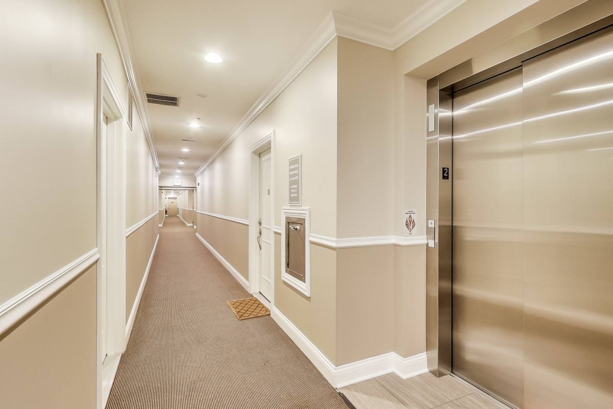 Condo for rent at 1247 W Madison St #204, Chicago, IL 60607