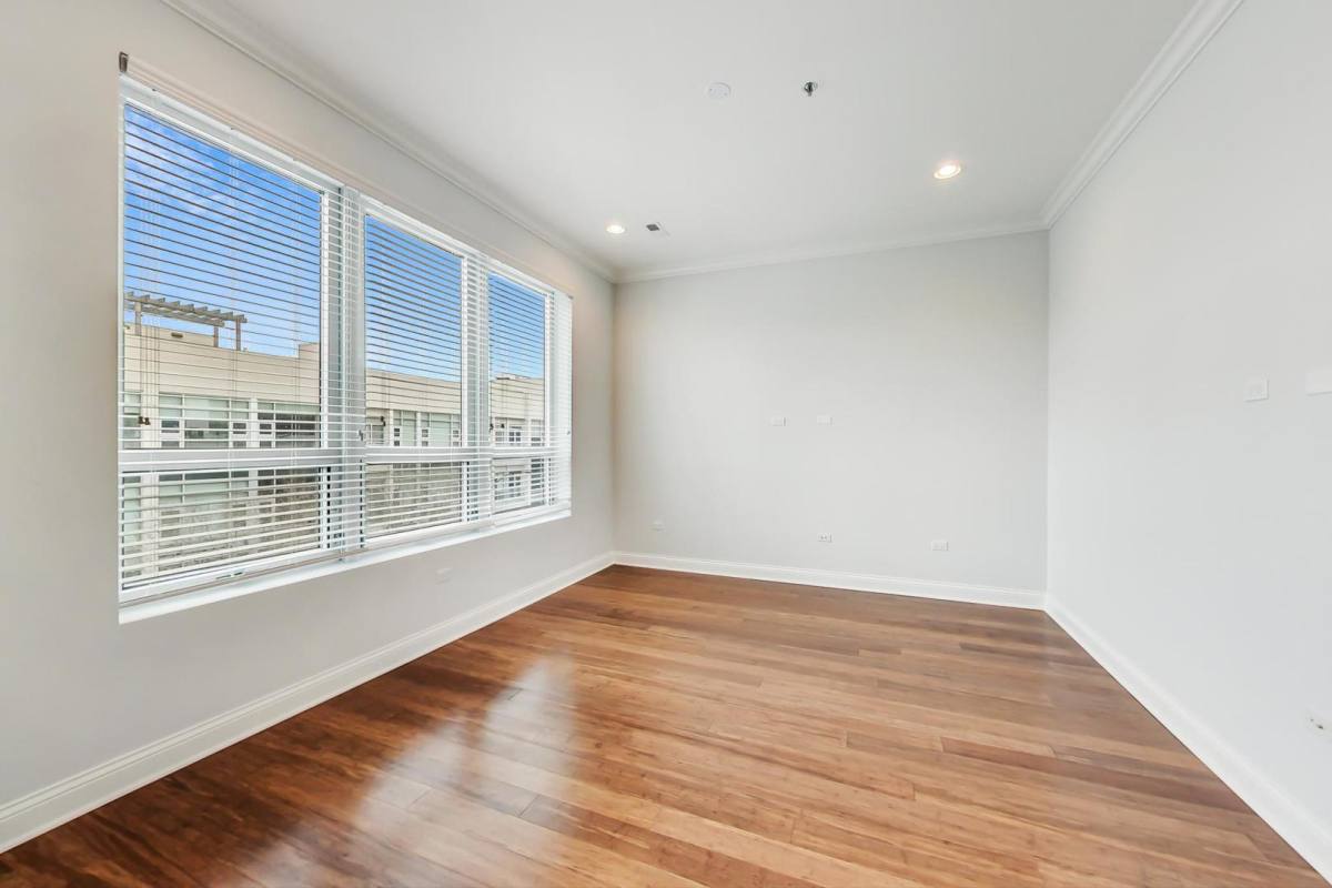 Condo for rent at 1247 W Madison St #204, Chicago, IL 60607