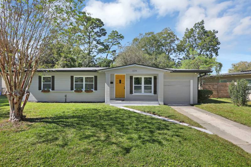 House for rent at 1374 Murray Dr, Jacksonville, FL 32205