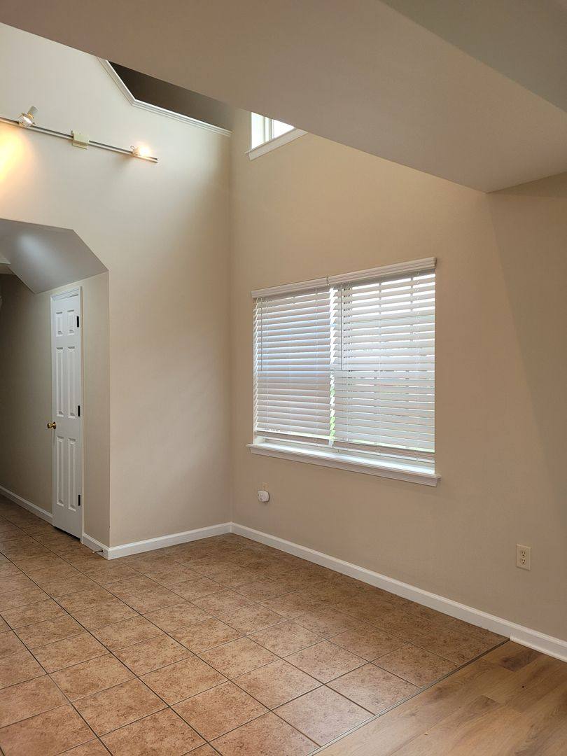 Townhouse for rent at 2029 Powell Dr, Chambersburg, PA 17201