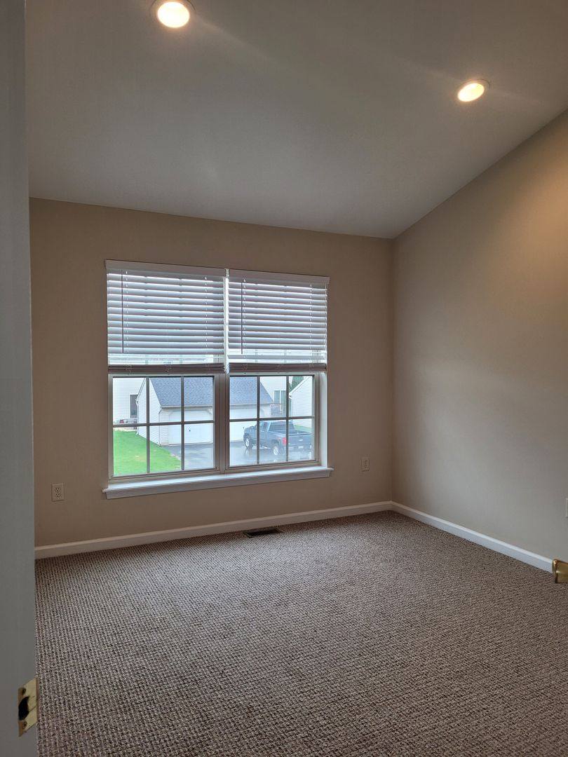 Townhouse for rent at 2029 Powell Dr, Chambersburg, PA 17201