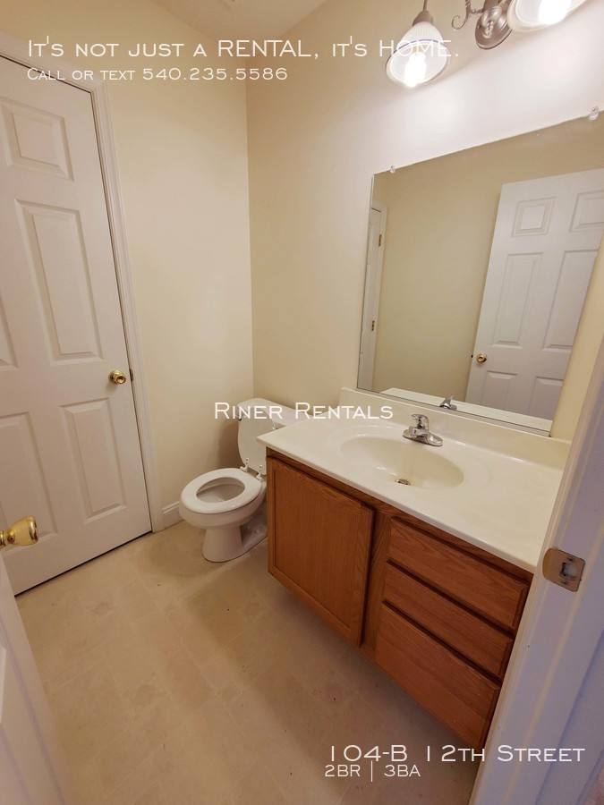 Townhouse for rent at 104-B 12th St, Grottoes, VA 24441