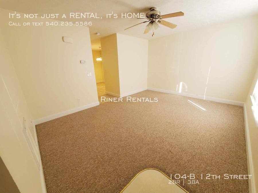 Townhouse for rent at 104-B 12th St, Grottoes, VA 24441