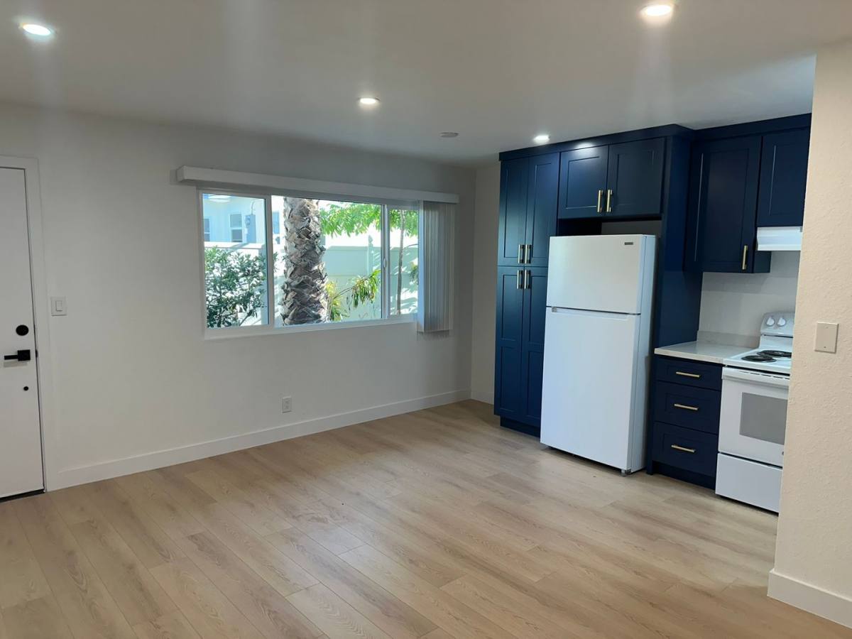 Apartment for rent at 10317 Jordan Ave, Chatsworth, CA 91311