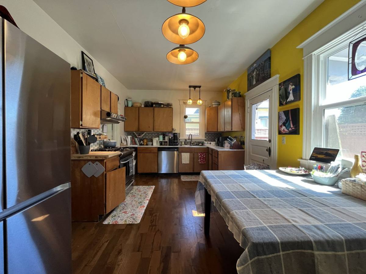 House for rent at 103 NE Sacramento St, Portland, OR 97212