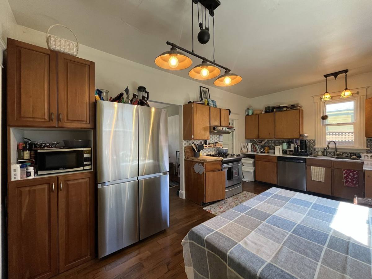 House for rent at 103 NE Sacramento St, Portland, OR 97212