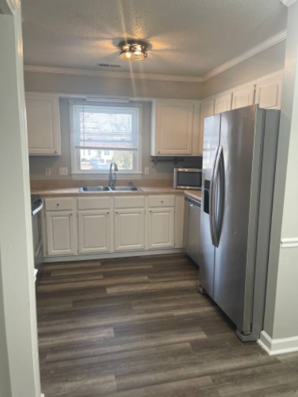 Townhouse for rent at 1139 Glendale Dr, Greensboro, NC 27406