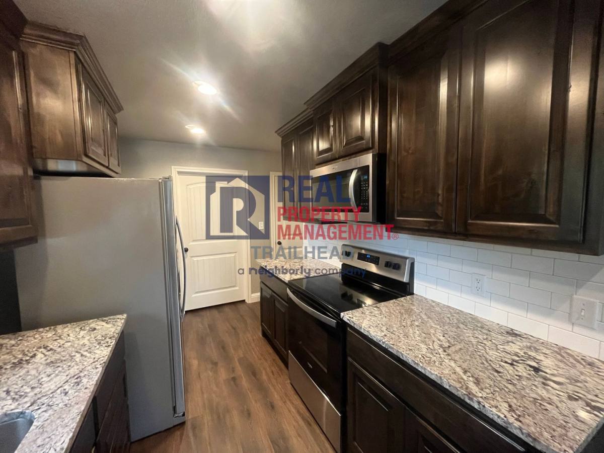 House for rent at 2700 Steepleridge Circle, Granbury, TX 76048
