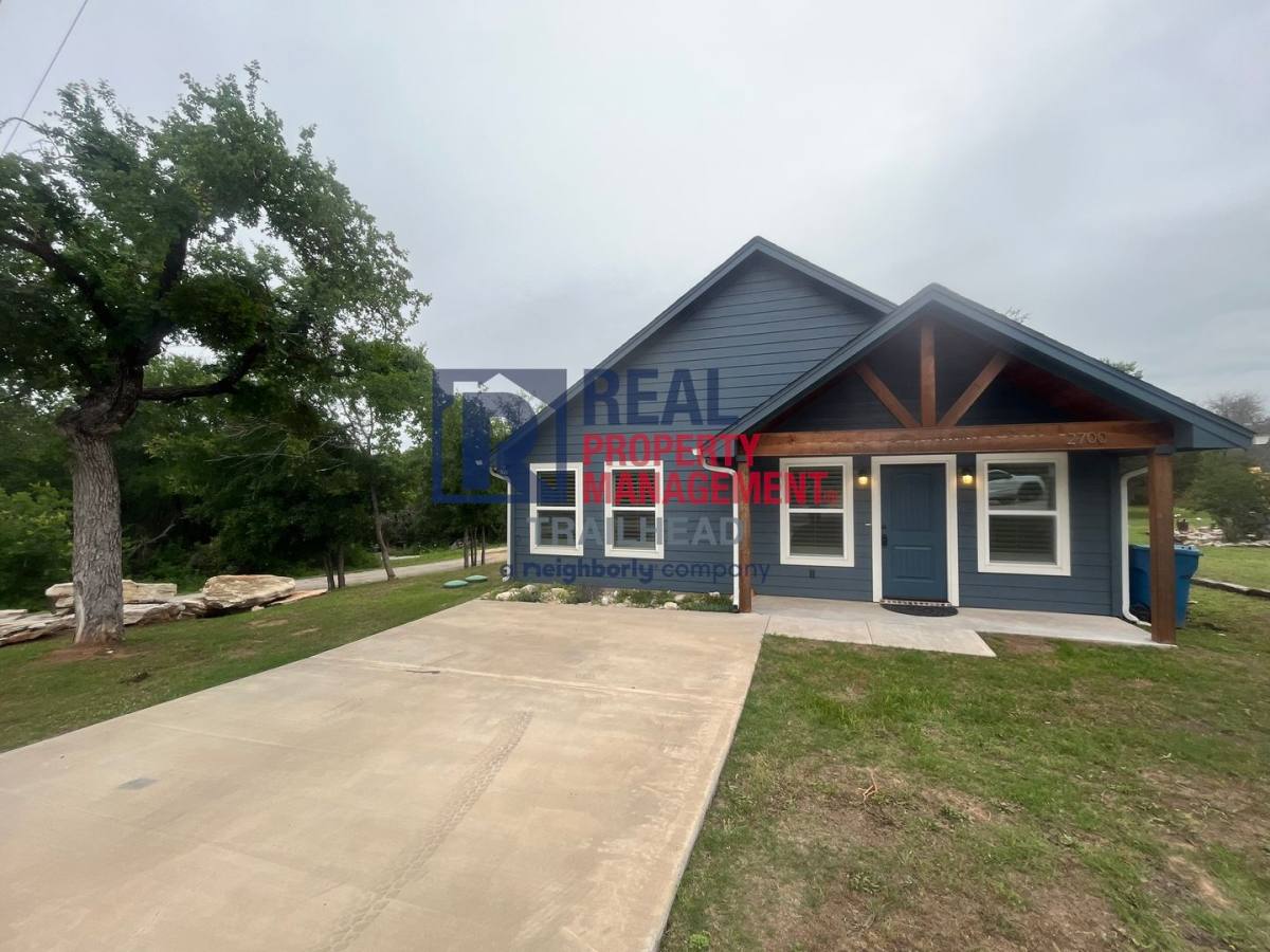 House for rent at 2700 Steepleridge Circle, Granbury, TX 76048