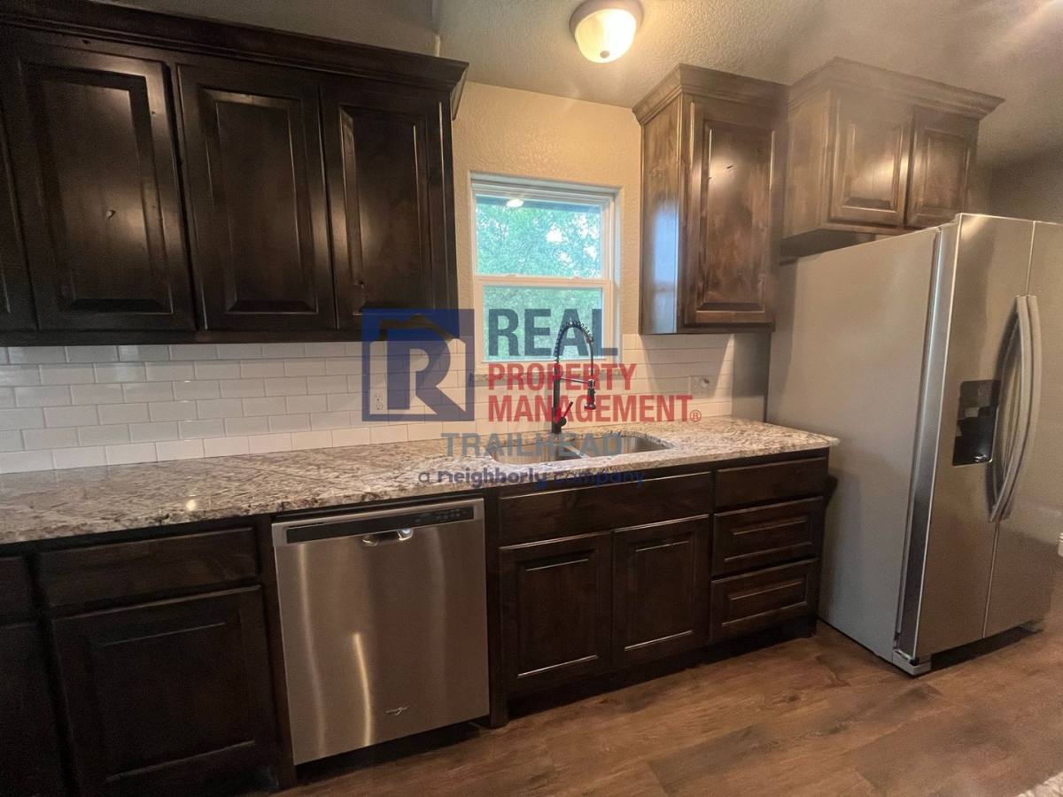 House for rent at 2700 Steepleridge Circle, Granbury, TX 76048