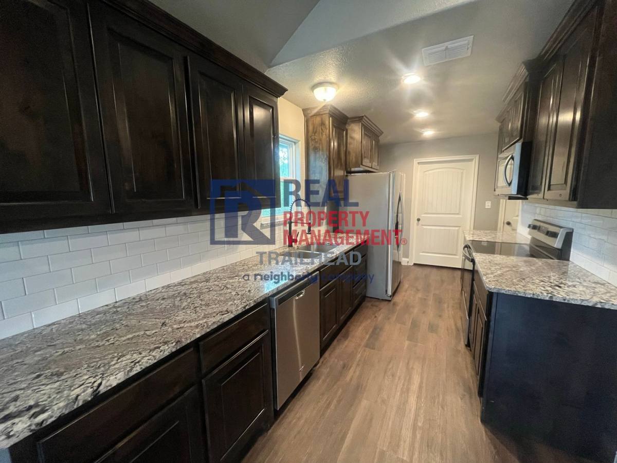 House for rent at 2700 Steepleridge Circle, Granbury, TX 76048