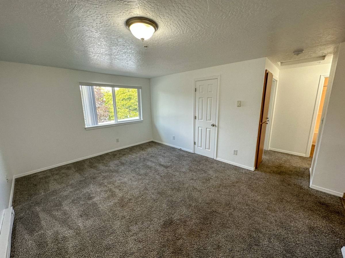 Apartment for rent at 3446-3462 Hadley St NE, Salem, OR 97301