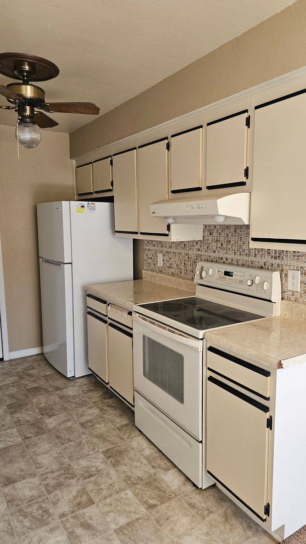 Townhouse for rent at 9783 Croke Dr, Denver, CO 80260