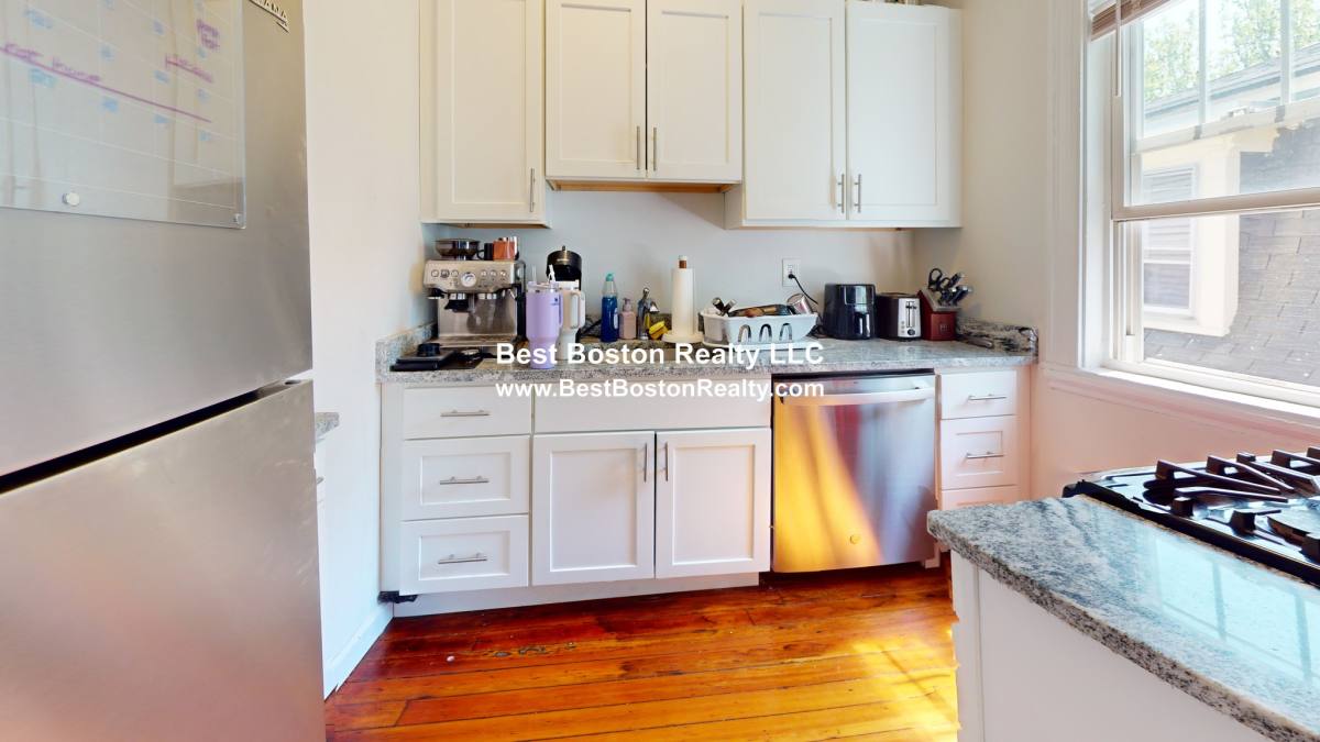 Apartment for rent at 171 Tremont St #3, Somerville, MA 02145