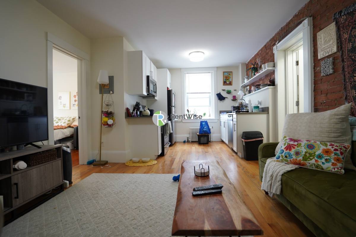 Apartment for rent at 83 Harvard St #20, Brookline, MA 02446