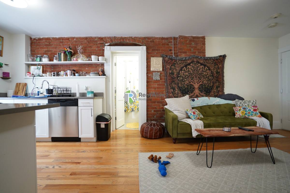 Apartment for rent at 83 Harvard St #20, Brookline, MA 02446