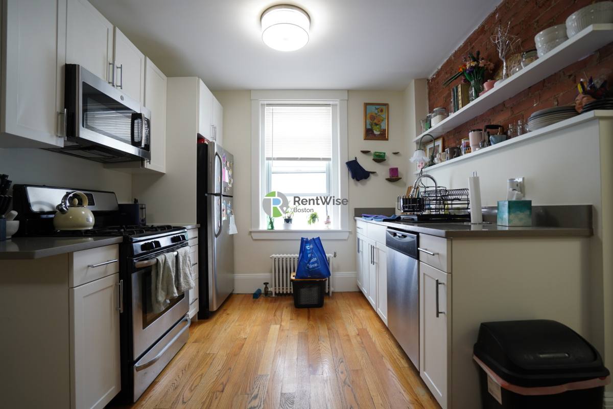 Apartment for rent at 83 Harvard St #20, Brookline, MA 02446