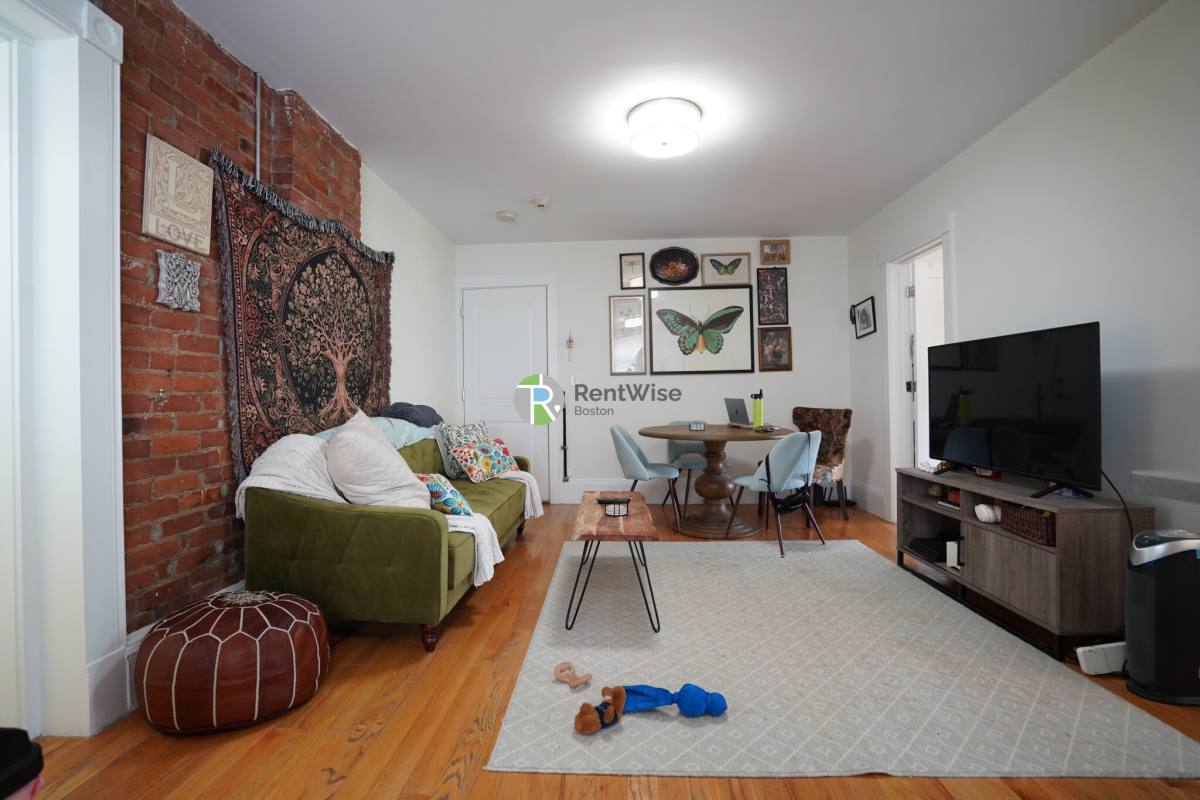 Apartment for rent at 83 Harvard St #20, Brookline, MA 02446
