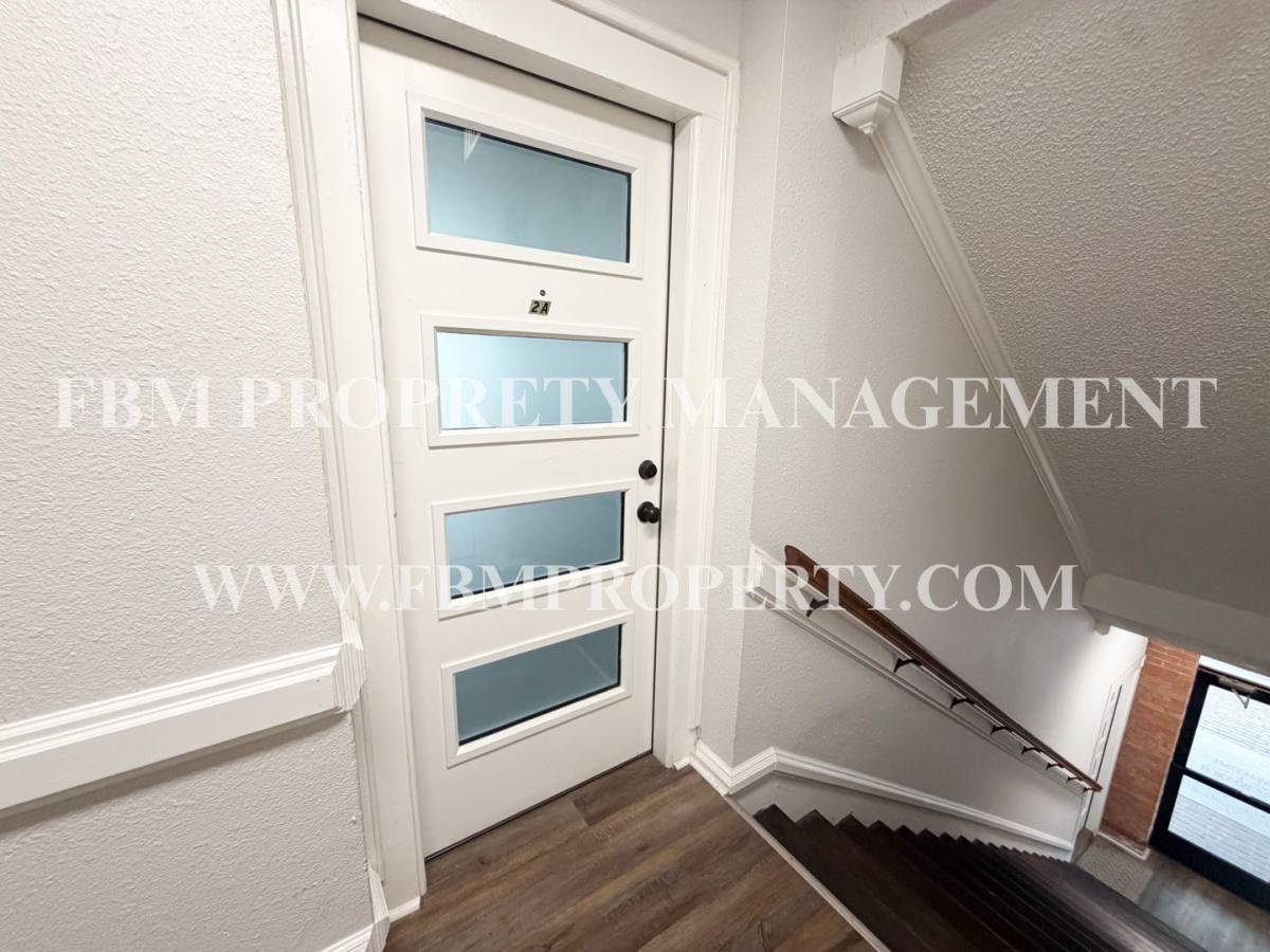 Apartment for rent at 207 S Dallas St, Ennis, TX 75119