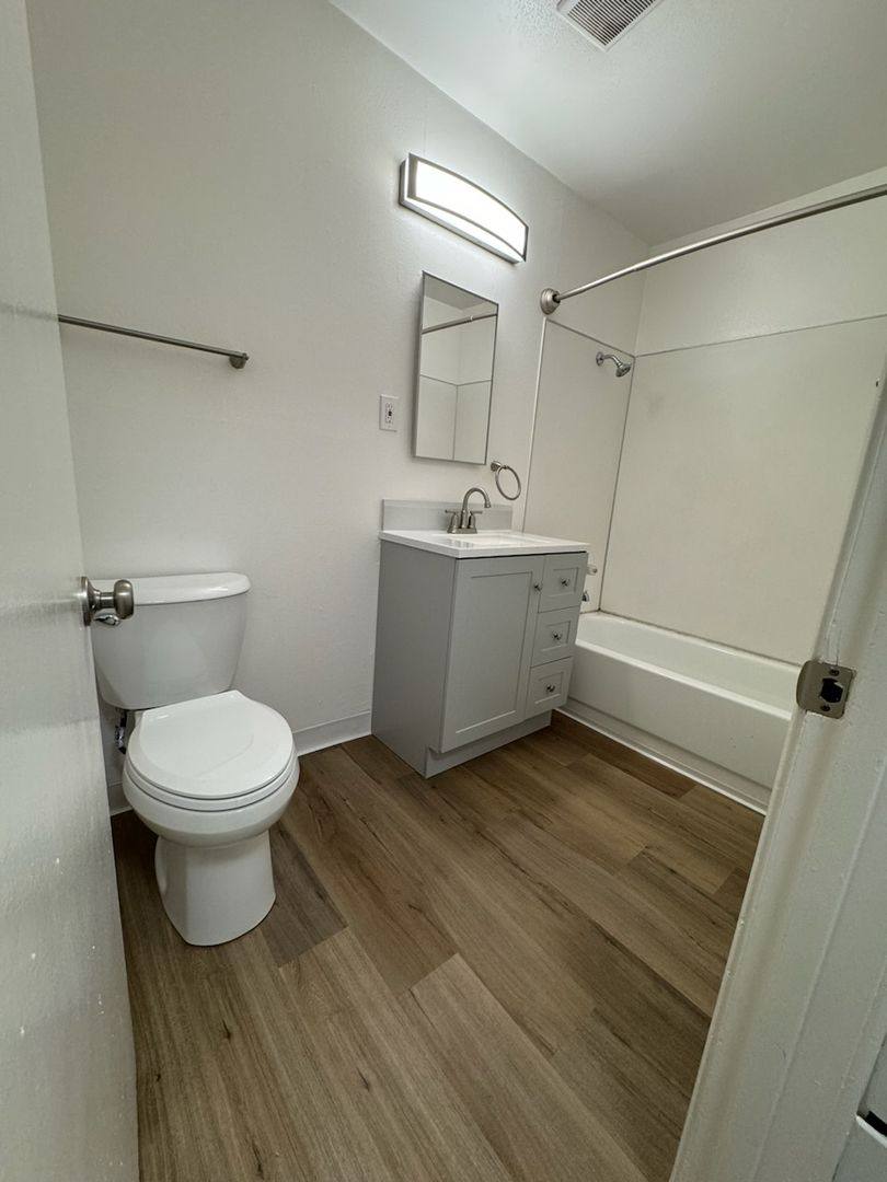 Apartment for rent at 2126 17th St, Sacramento, CA 95818