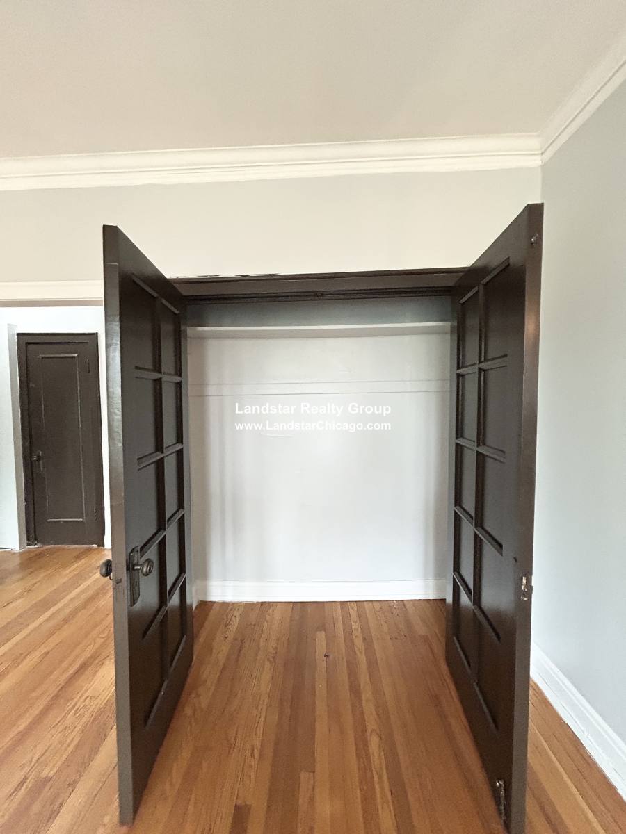 Apartment for rent at 8 Adams #3, Oak Park, IL 60304