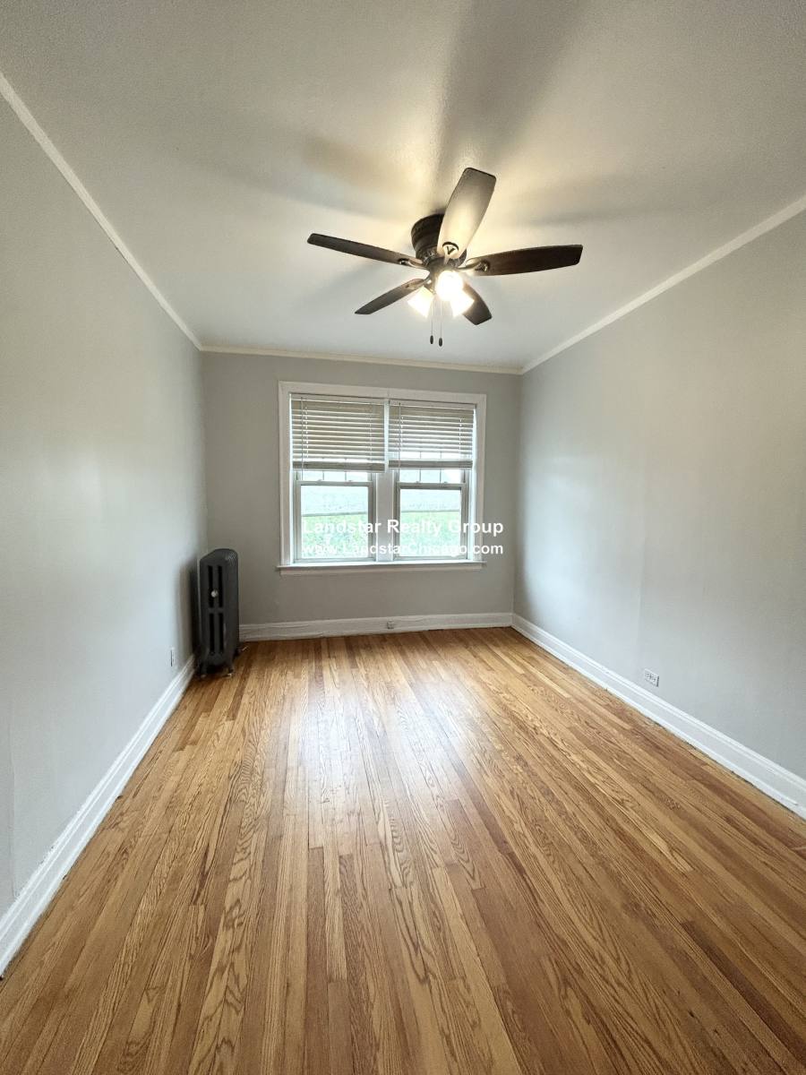 Apartment for rent at 8 Adams #3, Oak Park, IL 60304
