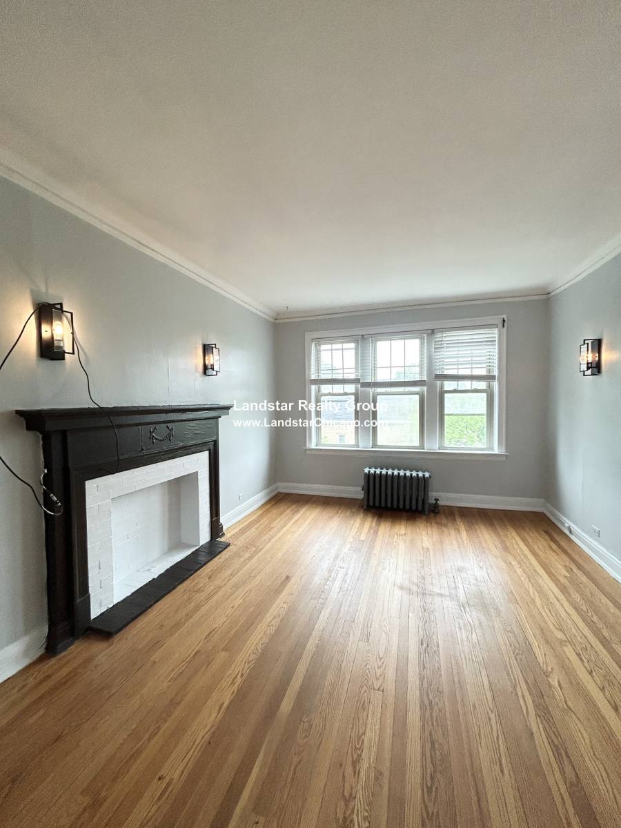 Apartment for rent at 8 Adams #3, Oak Park, IL 60304