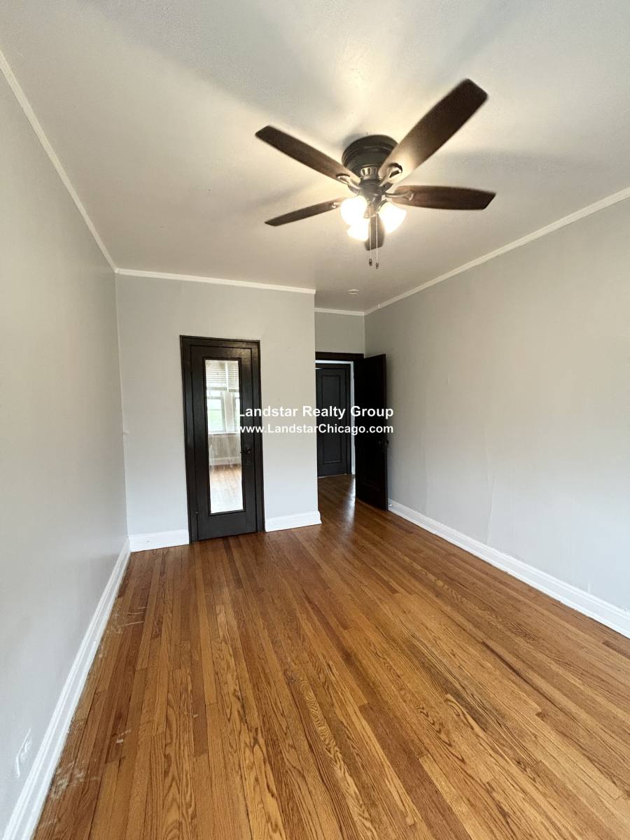 Apartment for rent at 8 Adams #3, Oak Park, IL 60304
