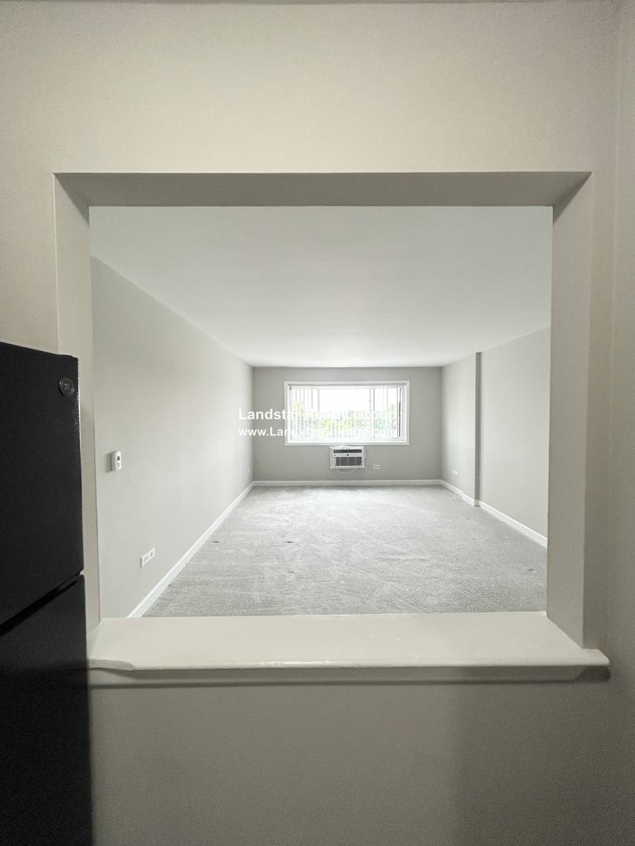 Apartment for rent at 7300 W N Ave #5E, Elmwood Park, IL 60707