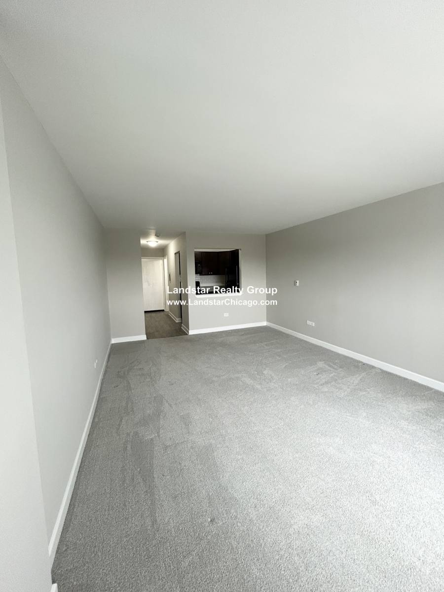 Apartment for rent at 7300 W N Ave #5E, Elmwood Park, IL 60707