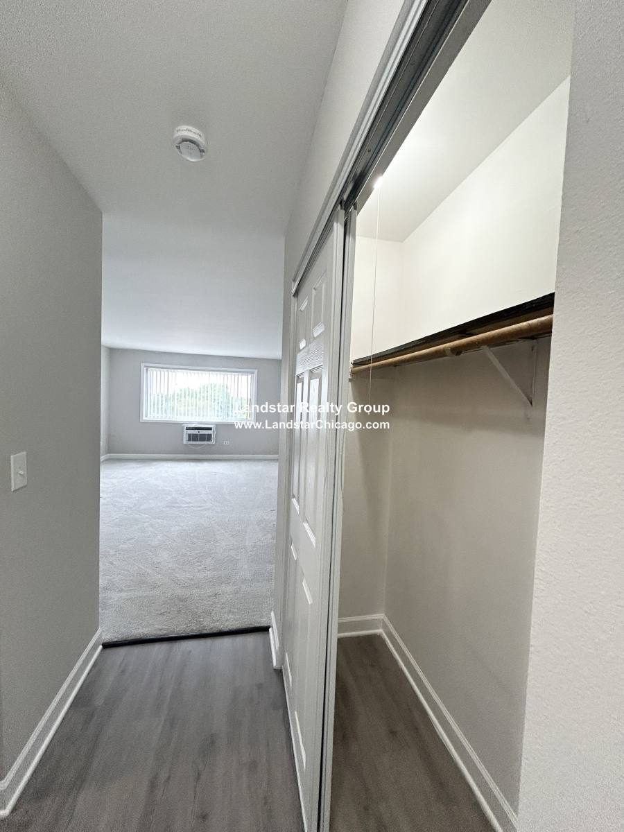 Apartment for rent at 7300 W N Ave #5E, Elmwood Park, IL 60707