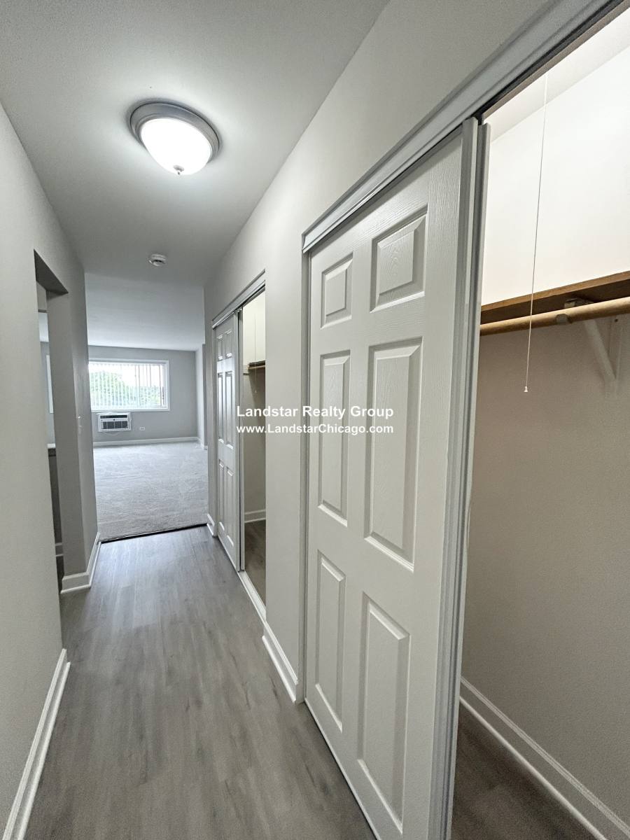 Apartment for rent at 7300 W N Ave #5E, Elmwood Park, IL 60707