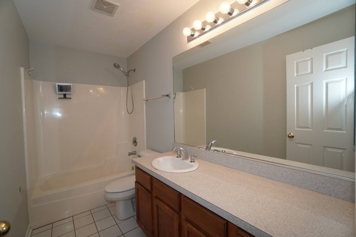 Condo for rent at 1103 N Crosby St #A, Chicago, IL 60610