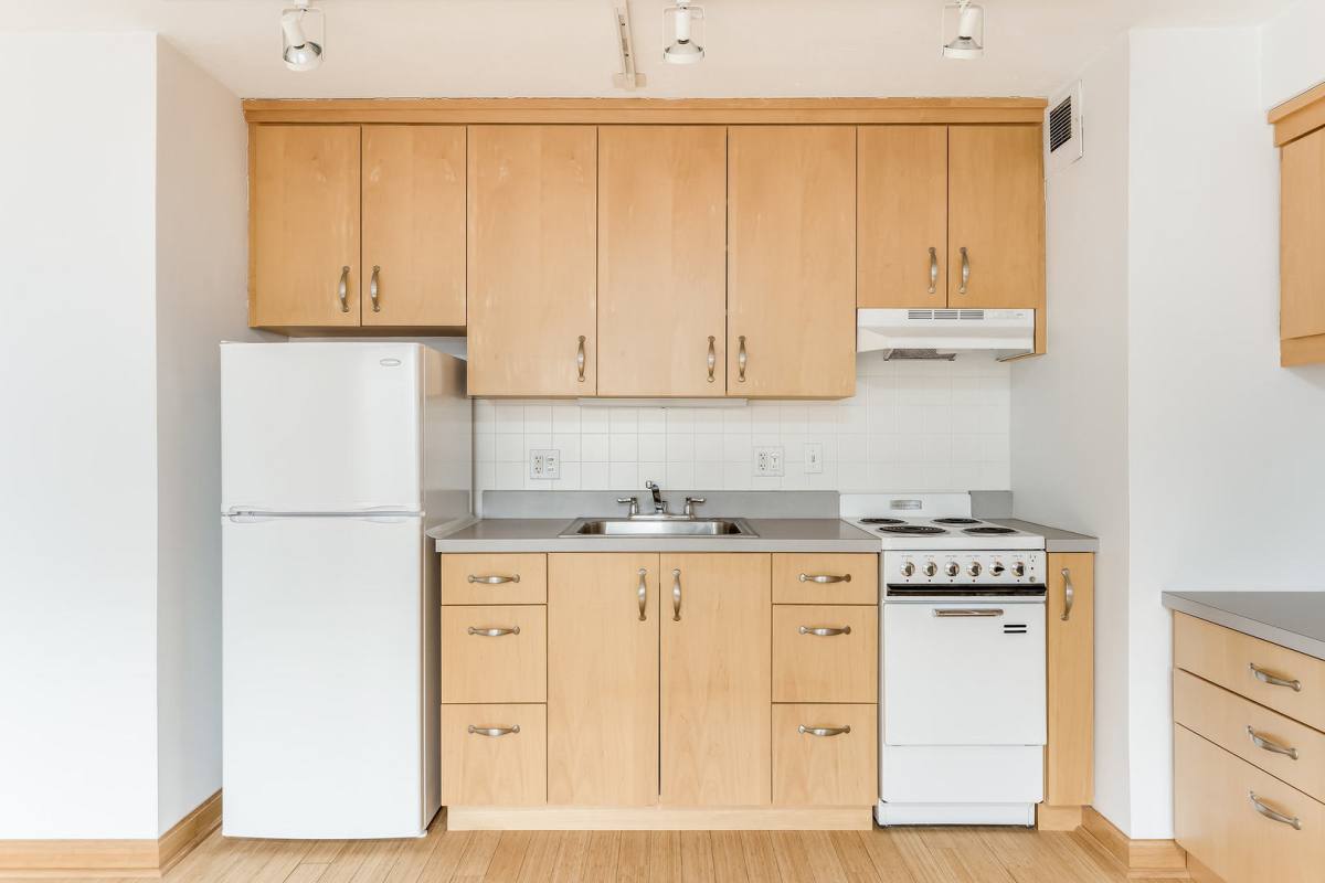 Apartment for rent at 3100 N Lake Shore Dr #1906, Chicago, IL 60657