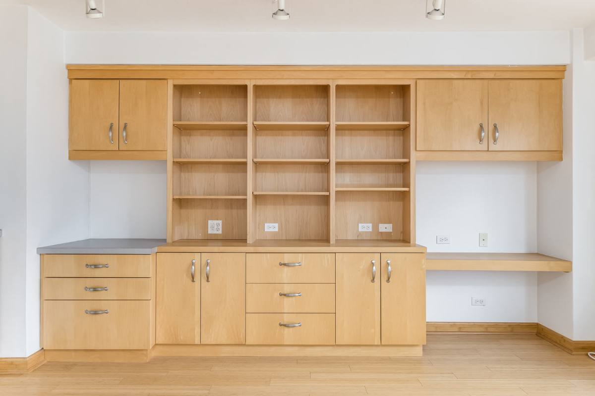 Apartment for rent at 3100 N Lake Shore Dr #1906, Chicago, IL 60657