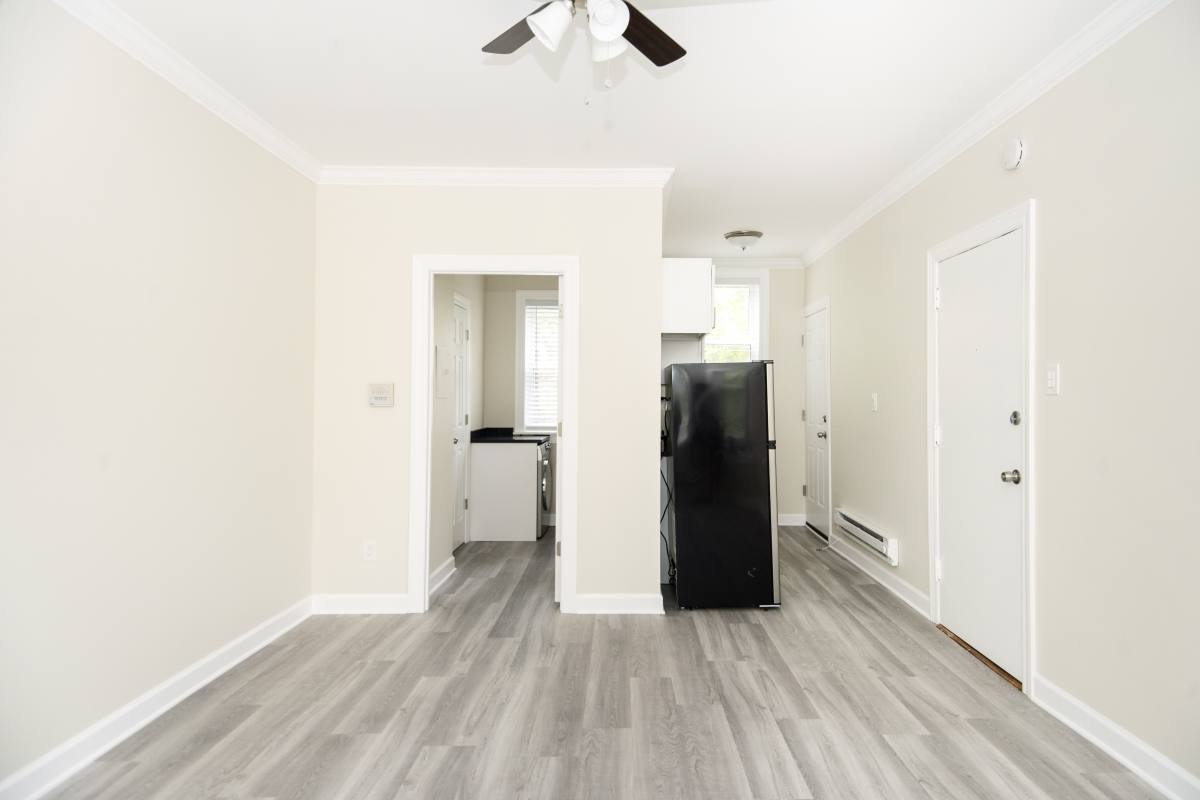 Apartment for rent at 648 W Roscoe St #2S, Chicago, IL 60657