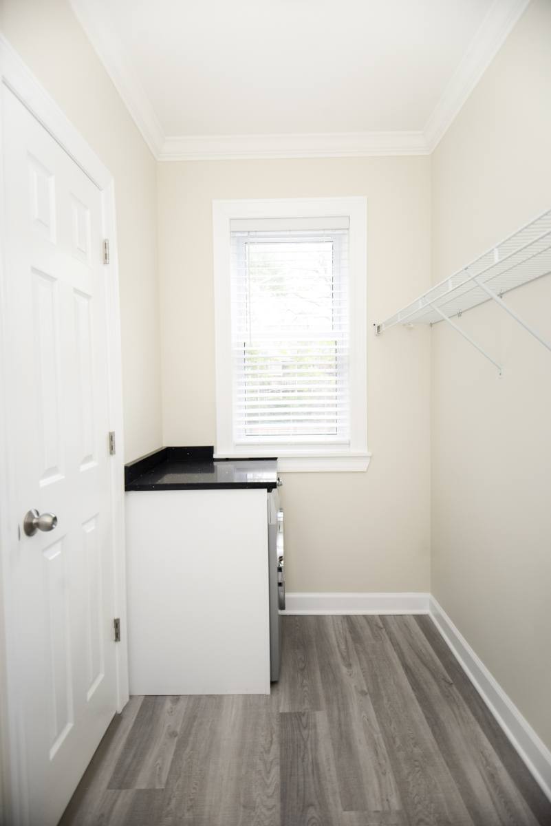 Apartment for rent at 648 W Roscoe St #2S, Chicago, IL 60657