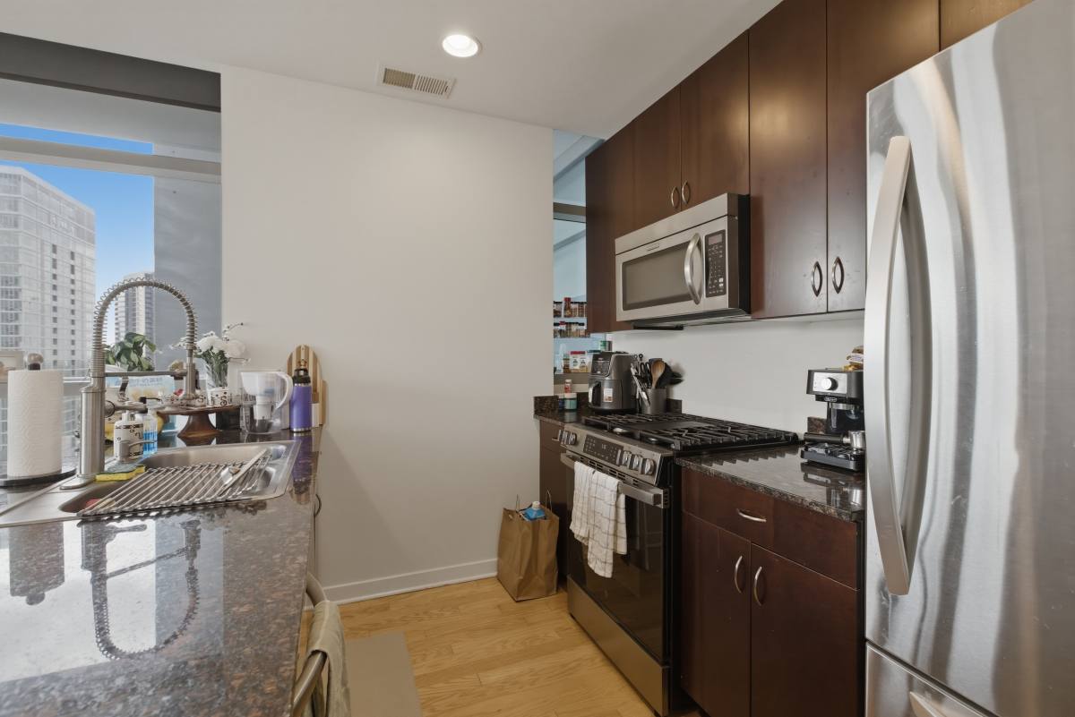 Condo for rent at 303 W Ohio St #3006, Chicago, IL 60654
