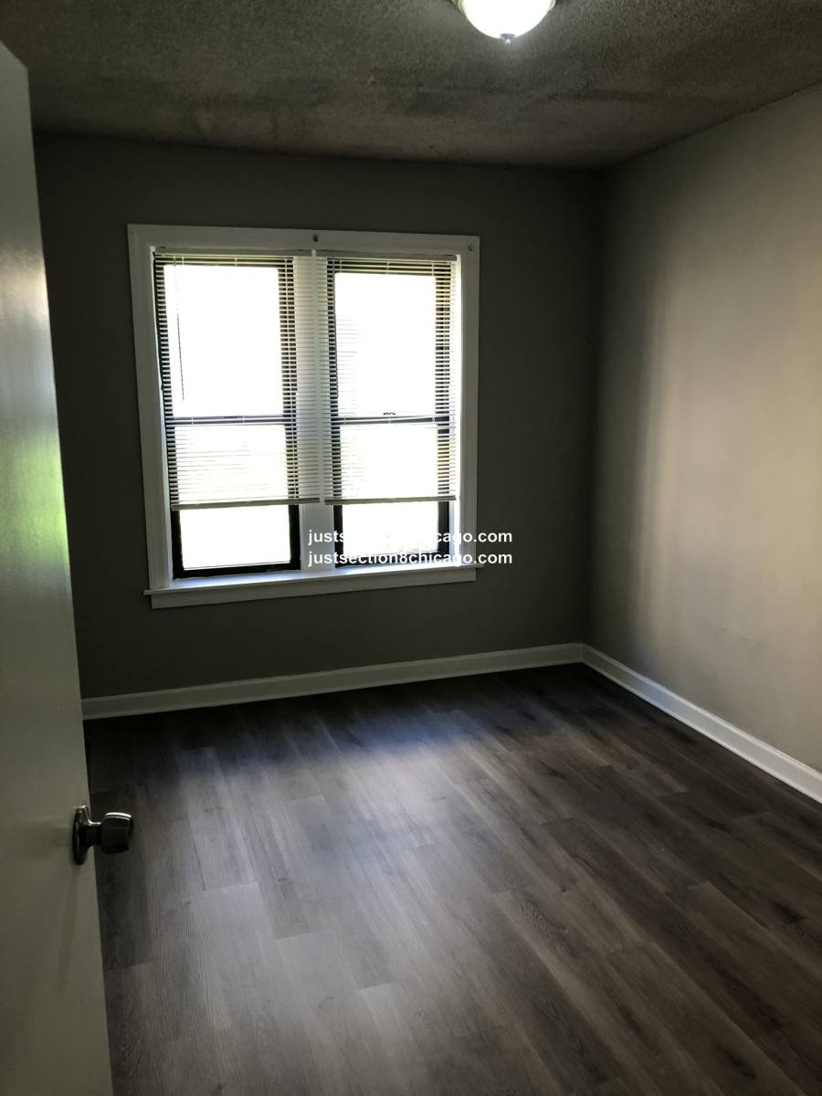 Apartment for rent at 130 N Parkside #301, Chicago, IL 60644