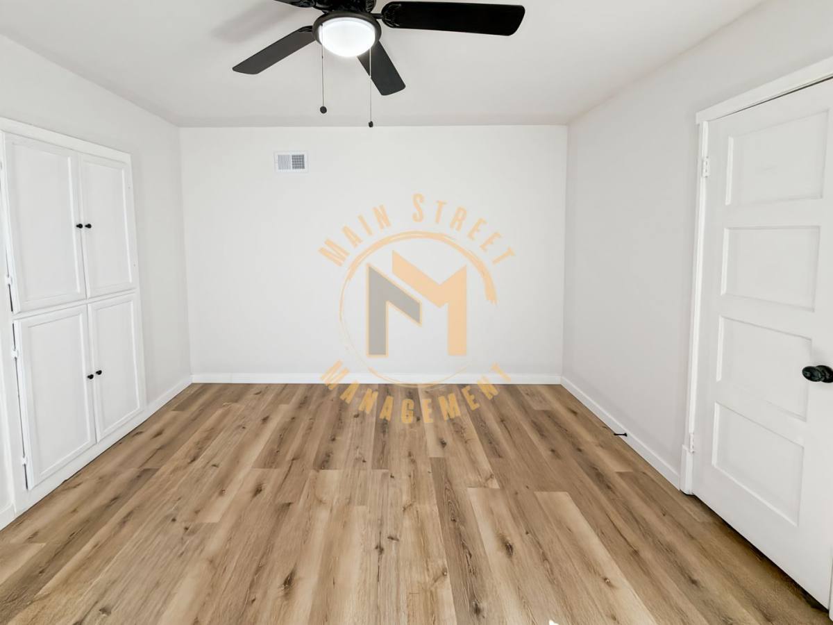 Apartment for rent at 1719 Dewey St, Manitowoc, WI 54220