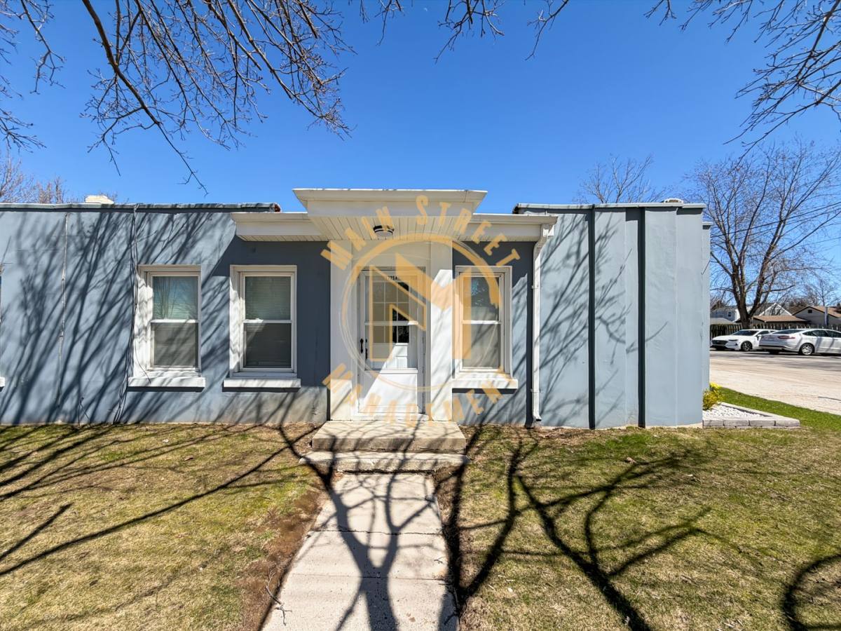 Apartment for rent at 1719 Dewey St, Manitowoc, WI 54220