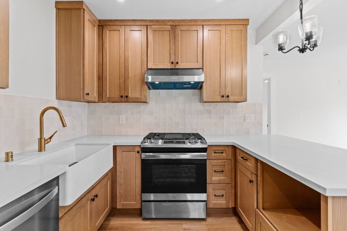Apartment for rent at 526 Lime Ave, Long Beach, CA 90802