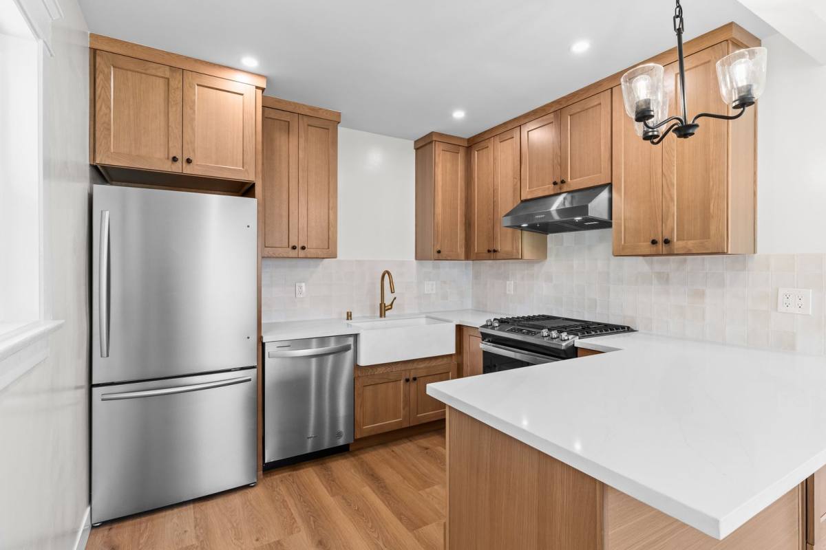 Apartment for rent at 526 Lime Ave, Long Beach, CA 90802