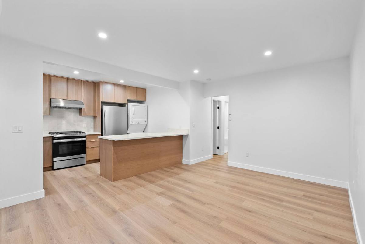 Apartment for rent at 526 Lime Ave, Long Beach, CA 90802