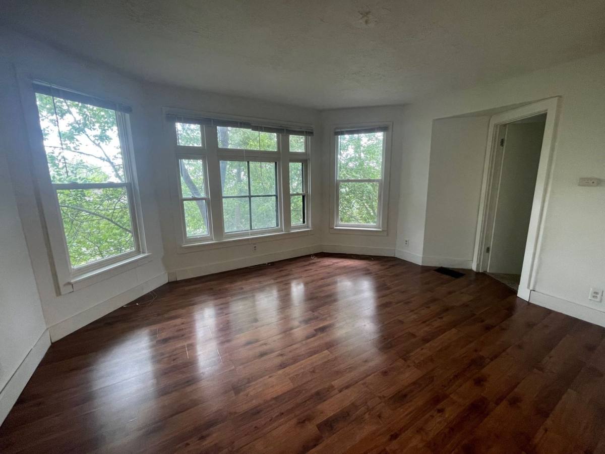 Apartment for rent at 1901 E Superior St, Duluth, MN 55812