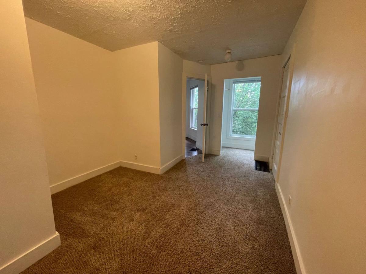 Apartment for rent at 1901 E Superior St, Duluth, MN 55812