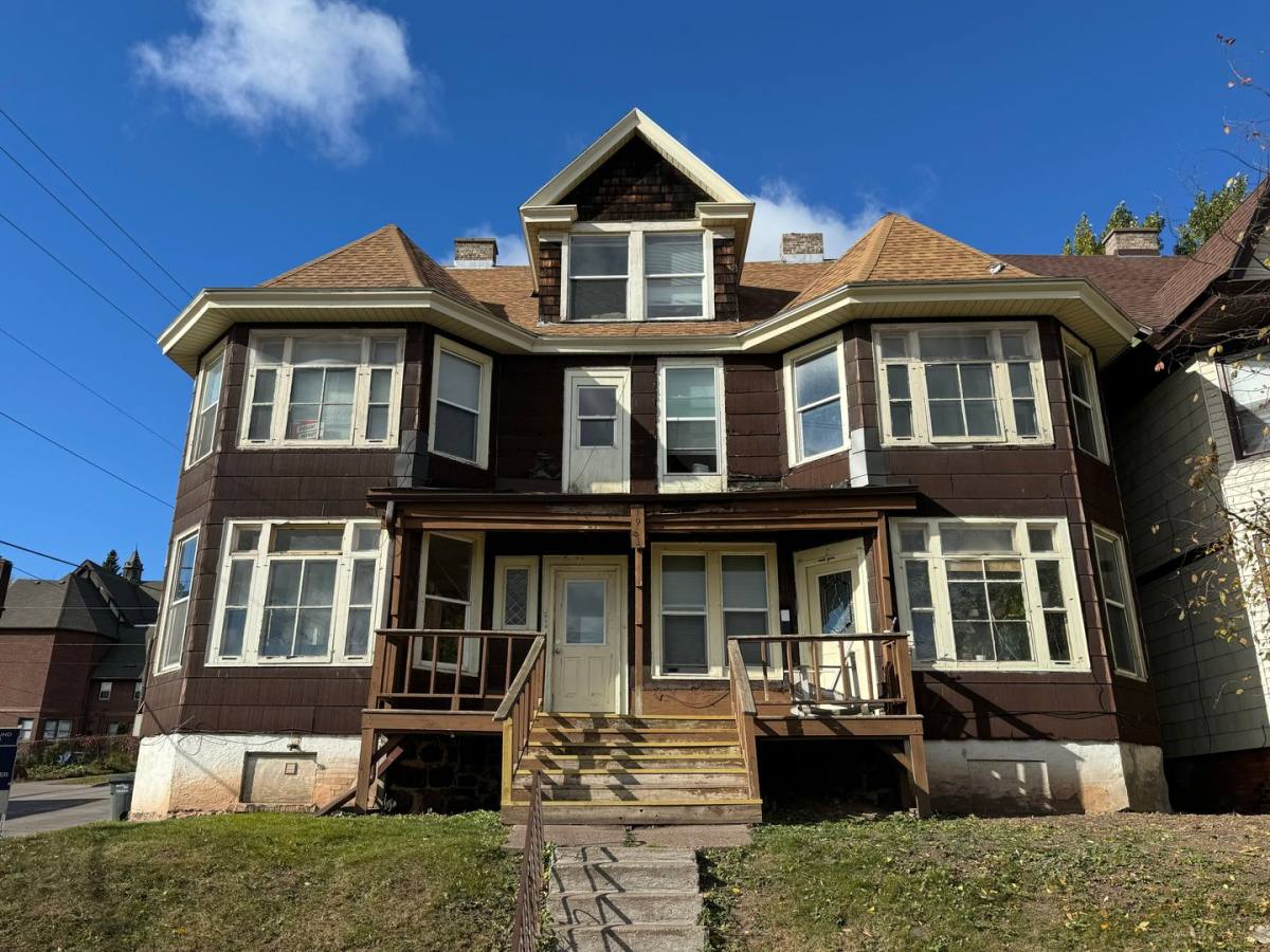 Apartment for rent at 1901 E Superior St, Duluth, MN 55812