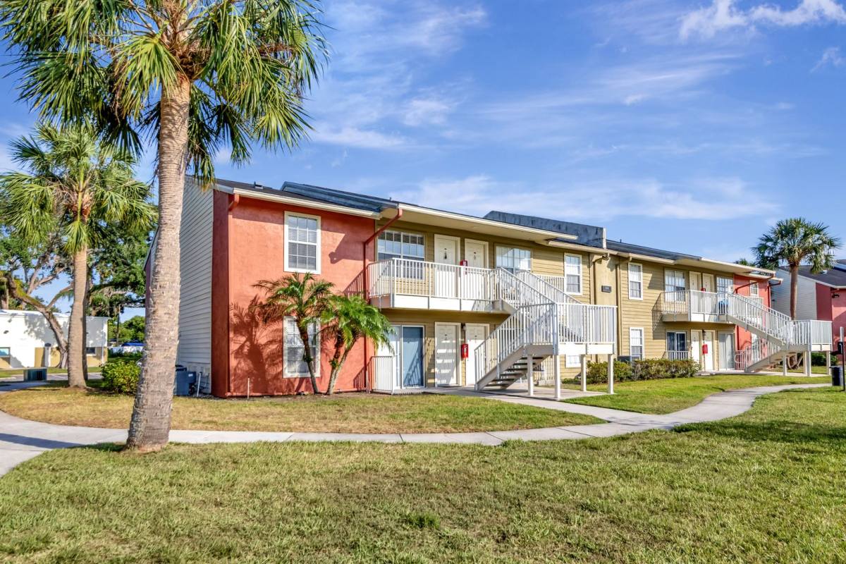 Apartment for rent at 308 Lake Parsons Green, Brandon, FL 33511